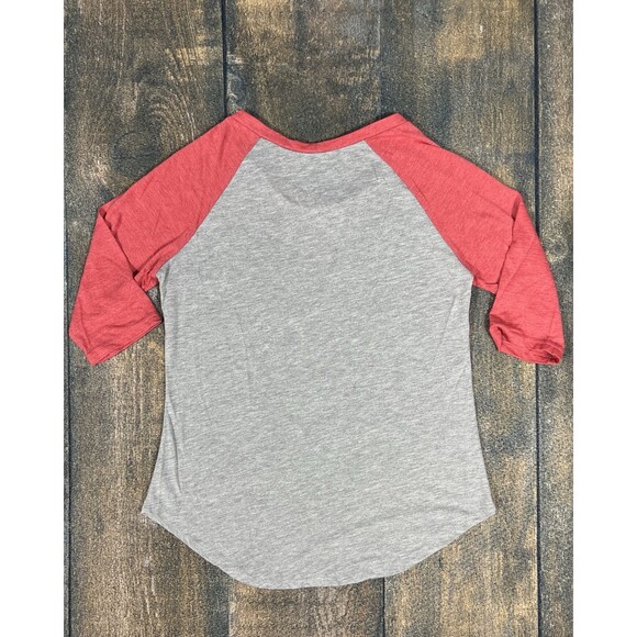 Women’s Peanuts Size Medium 3/4 Sleeve Snoopy Christmas Lights Tee! - Picture 6 of 6